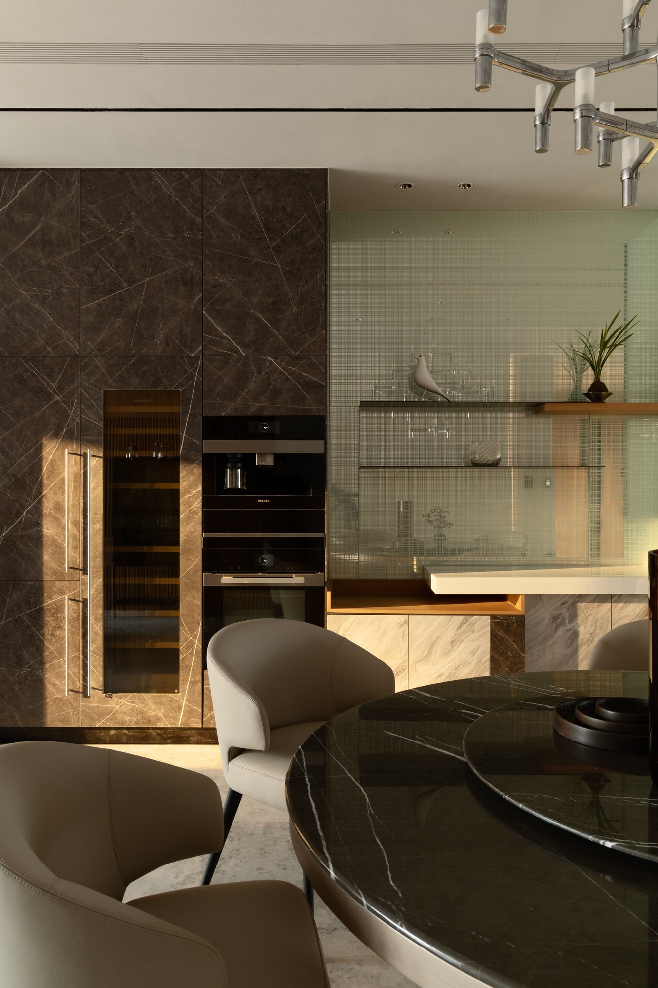 KITCHEN · 厨房