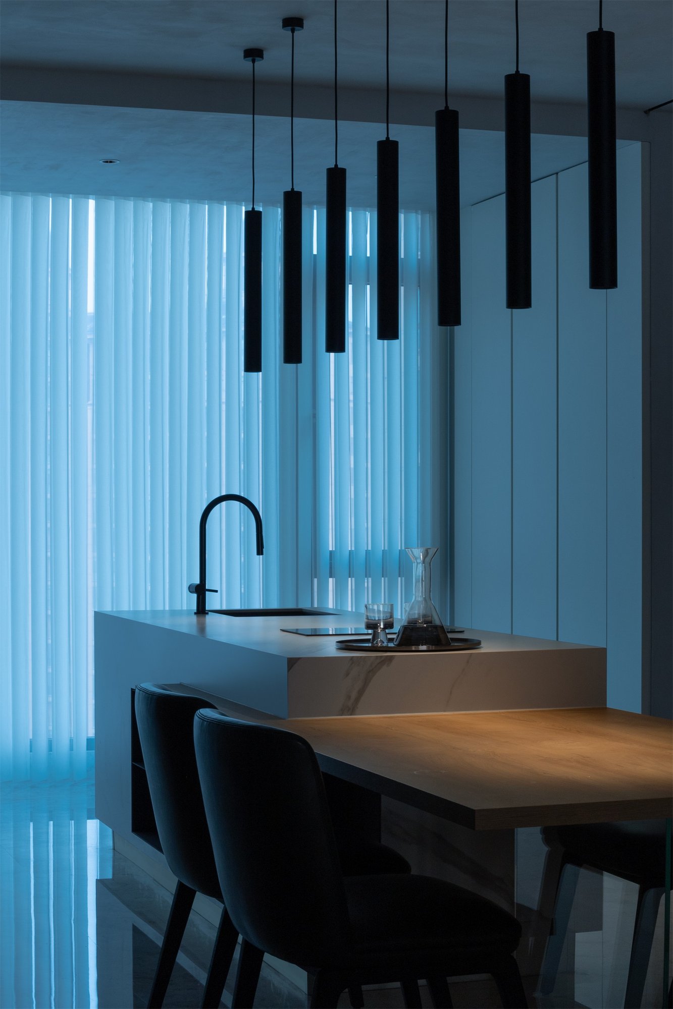 DINING · 餐厅