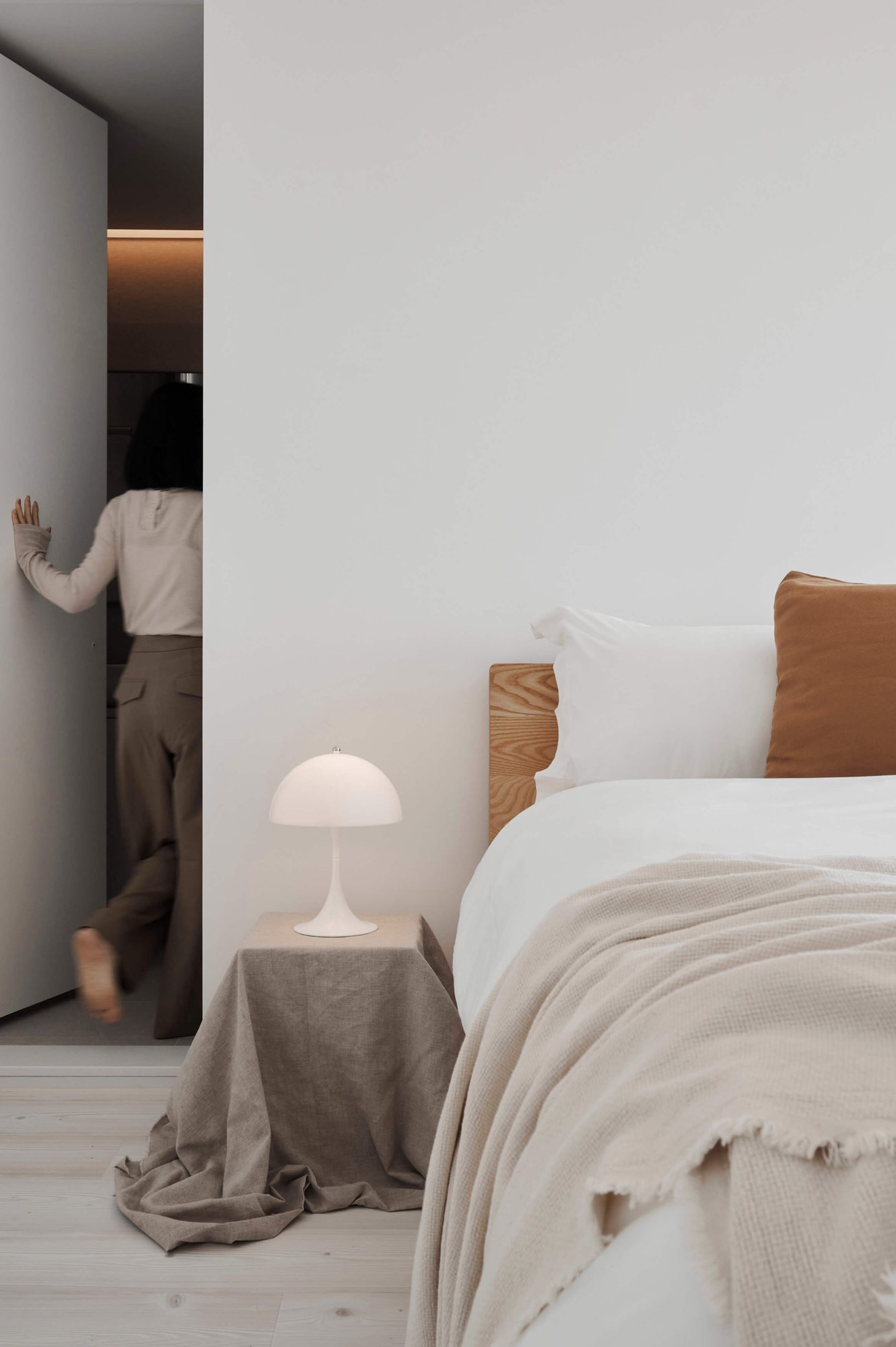 BEDROOM · 卧室