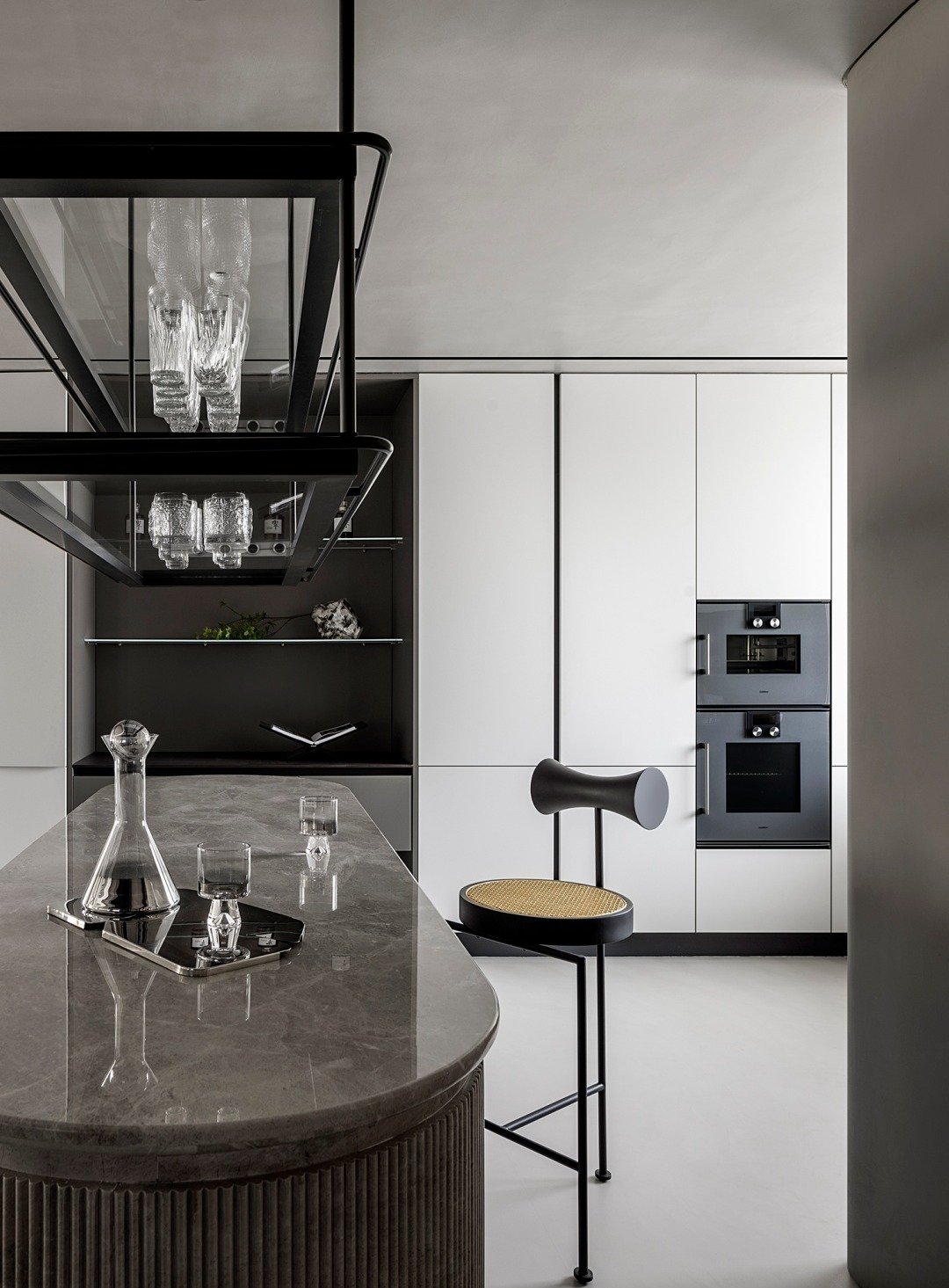 KITCHEN · 厨房